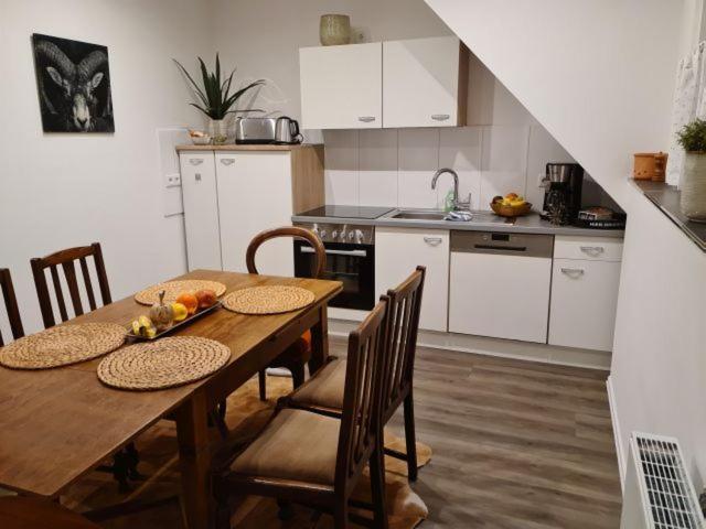 Pilgrims "Rosalie" Grosse Fewo Mit 3 Schlafzimmern, 1Bad, 2 Wc, Balkon, Fast Internet Brilon Exterior photo